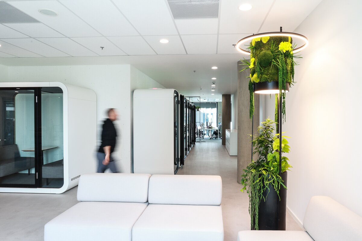 Jungle Rocket – futuristic design in your office